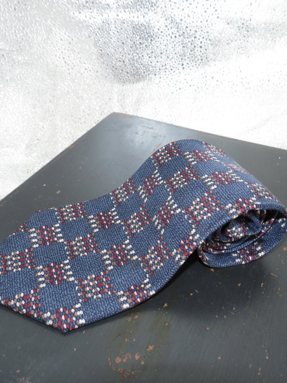 Vintage Guess Mens Necktie Blue Silk Geometric Plaid 60 Inch Length One Size OS